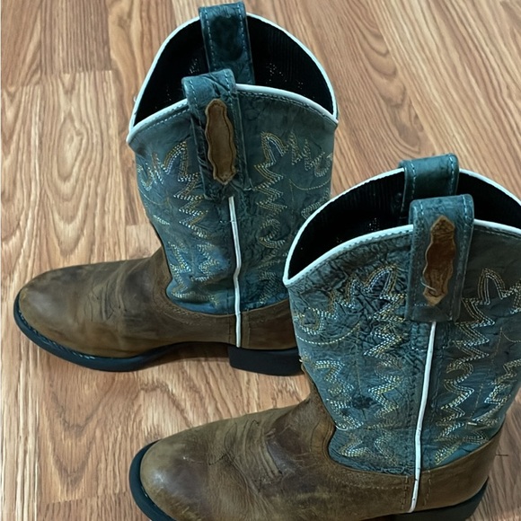 Little boys size 11 cowboy boots - Picture 4 of 6